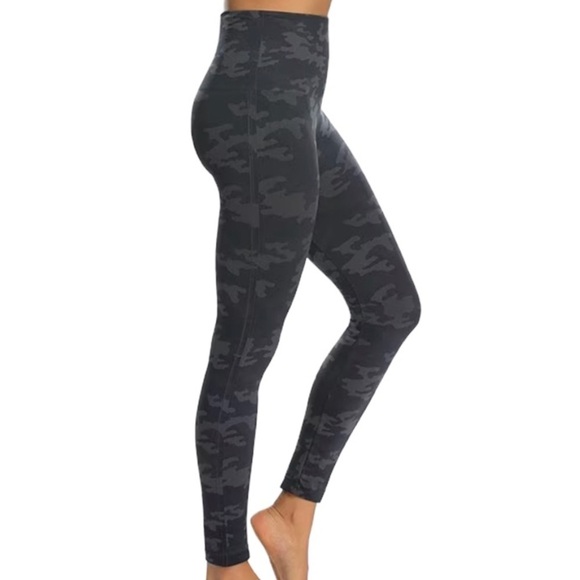 SPANX Pants - Like New SPANX Seamless Camo Leggings